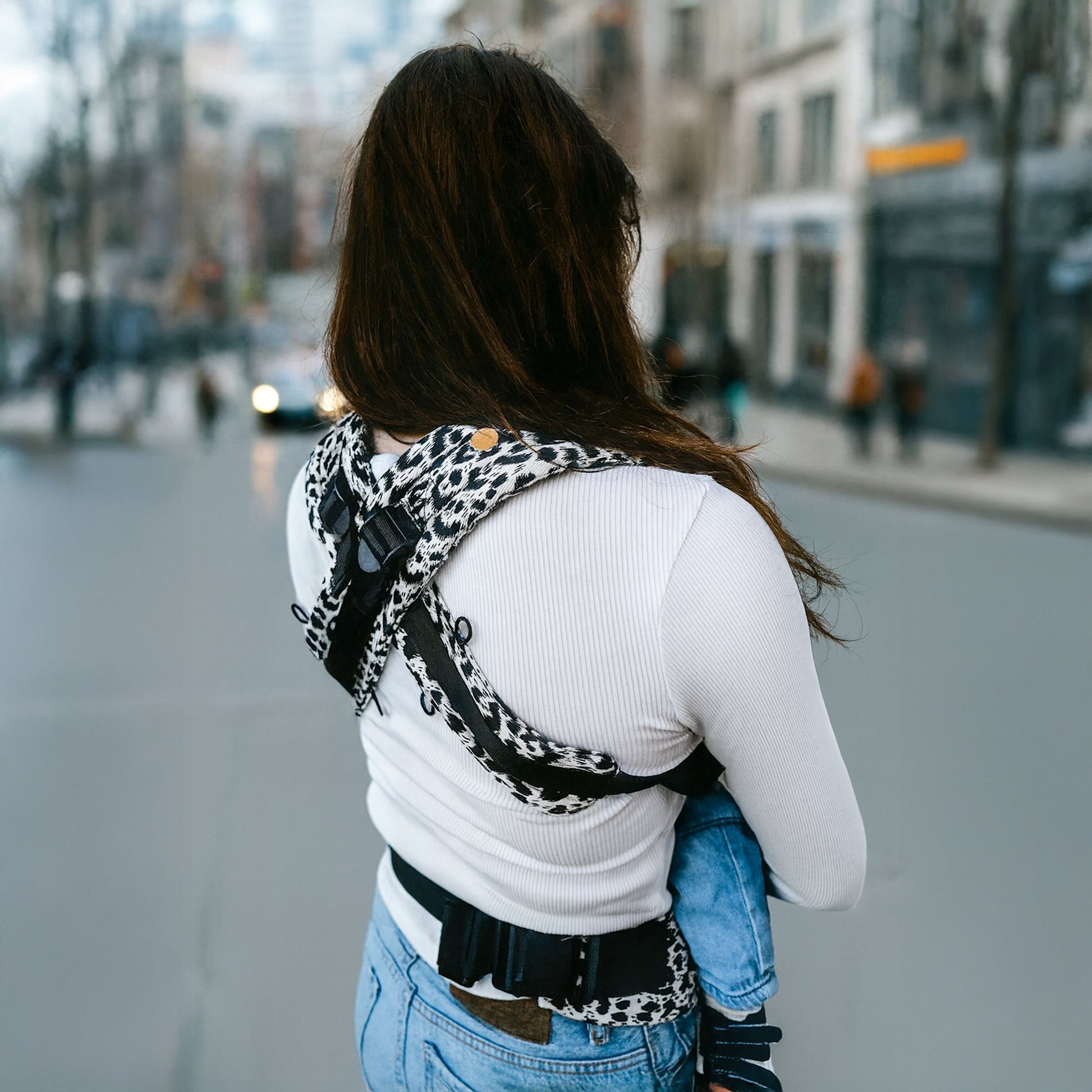 Classic ergonomic baby carrier for newborn to toddler