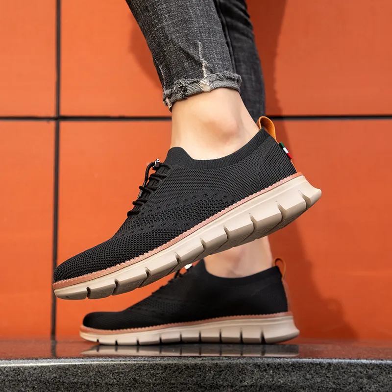 Men's lightweight stretch lace-up breathable shoes