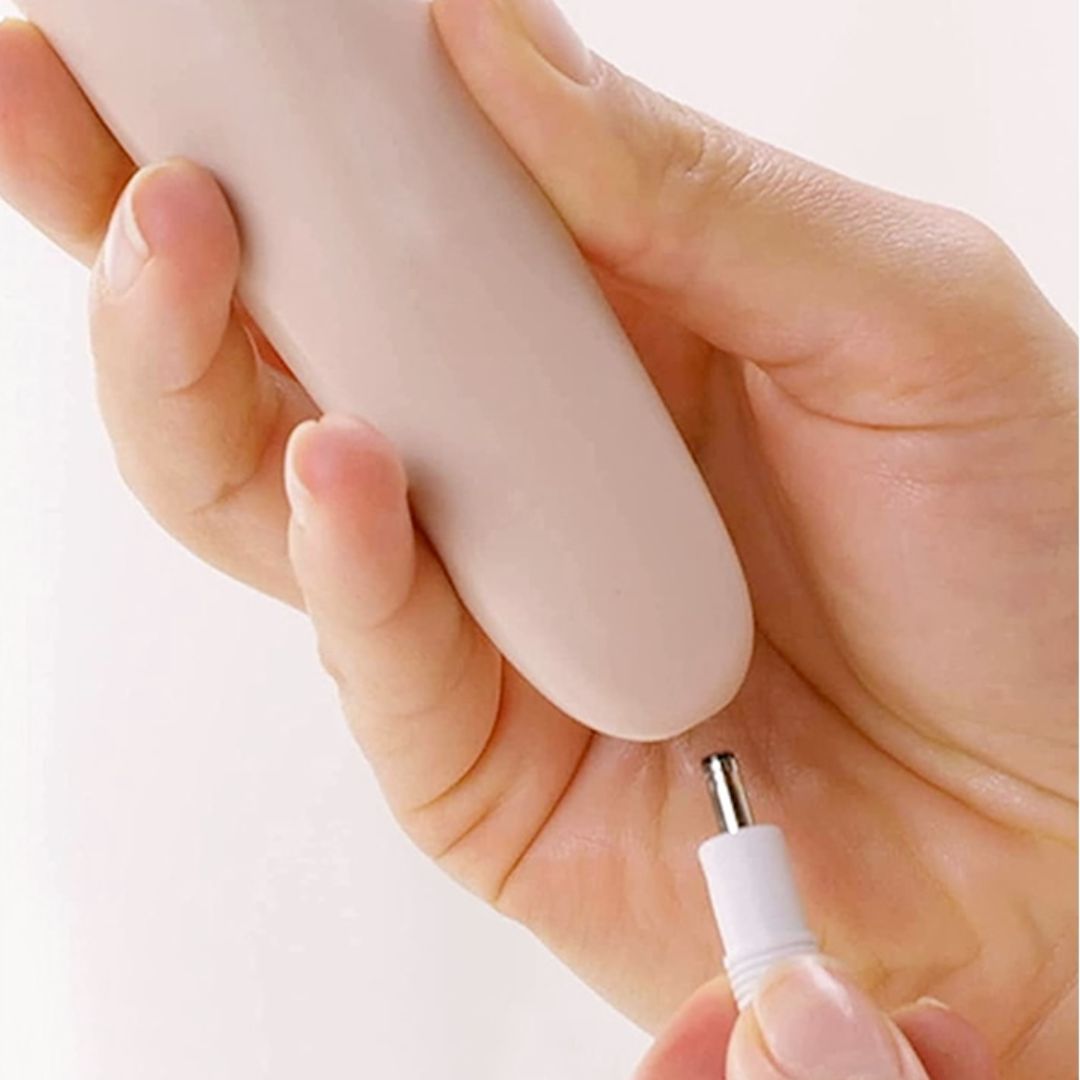 Electric vacuum foot callus remover with grinding heads for pedicure
