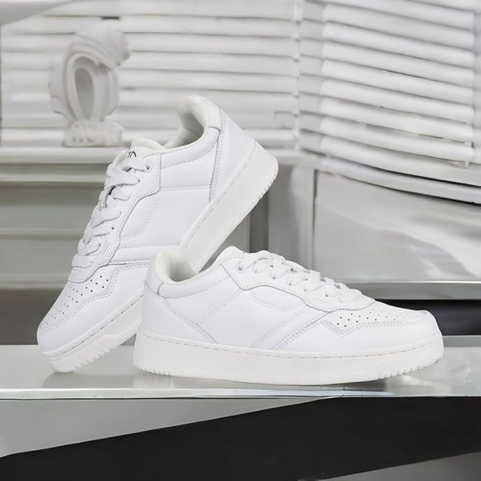 Women's classic courtside style and comfort sneakers