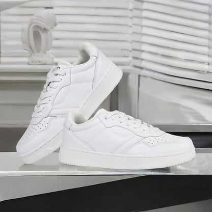 Women's classic courtside style and comfort sneakers