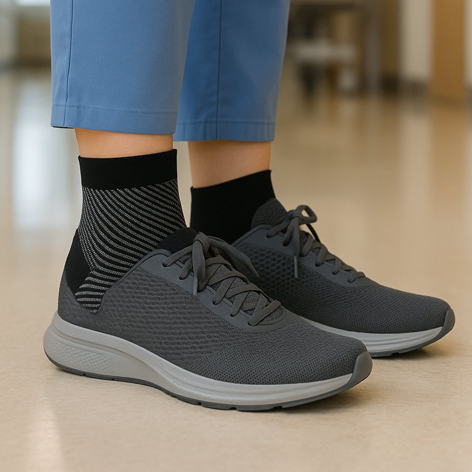 Open-toe plantar fasciitis compression sleeves for arch and heel support