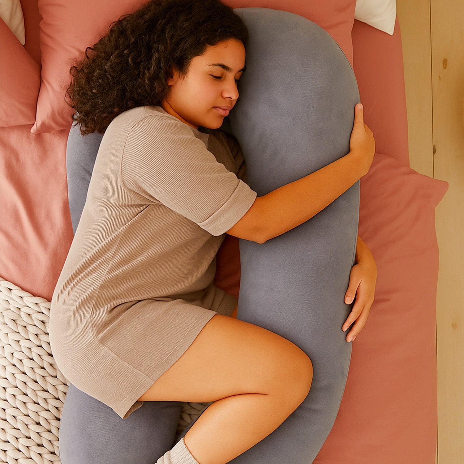 U-shaped full body pillow for side sleepers, pregnancy and back pain support