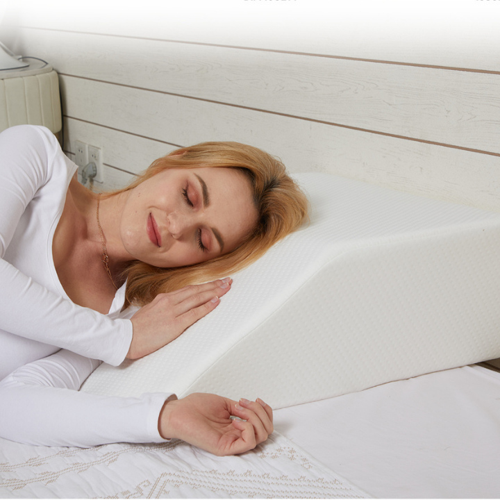 Memory foam leg elevation wedge pillow for circulation and swelling relief