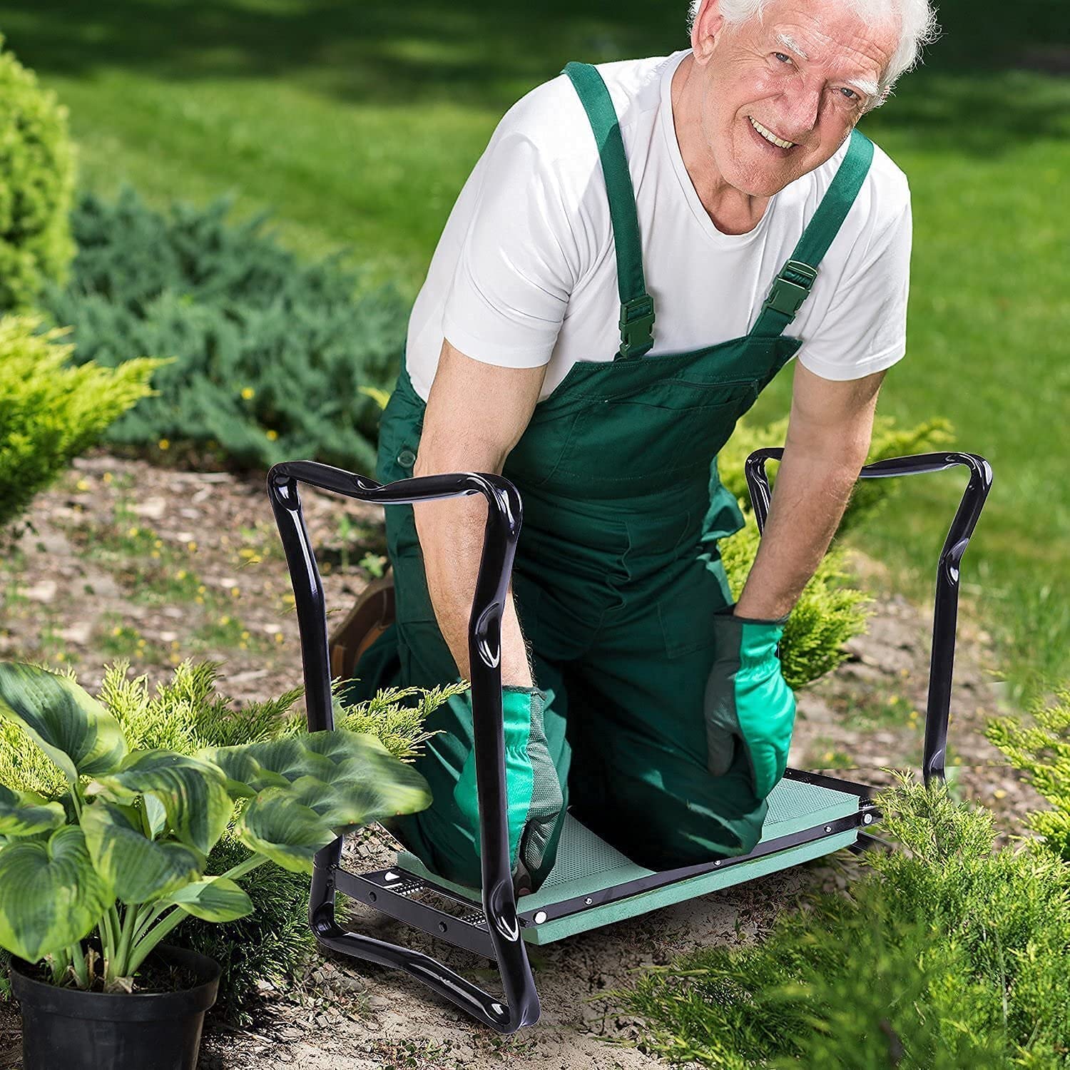 Padded convertible gardening kneeler seat with handles