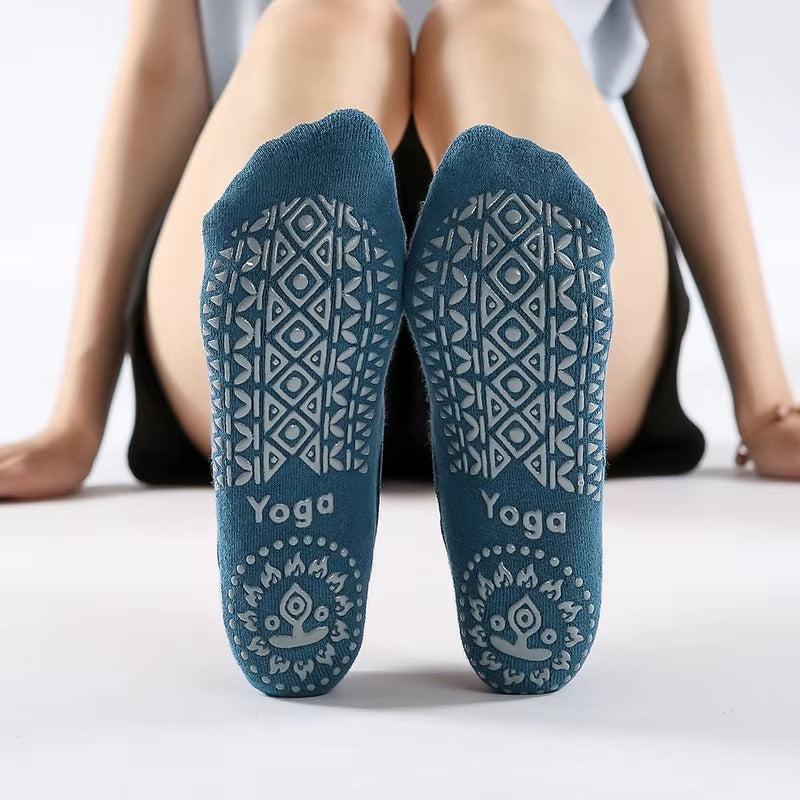 Anti-slip yoga grip socks for Pilates and barre