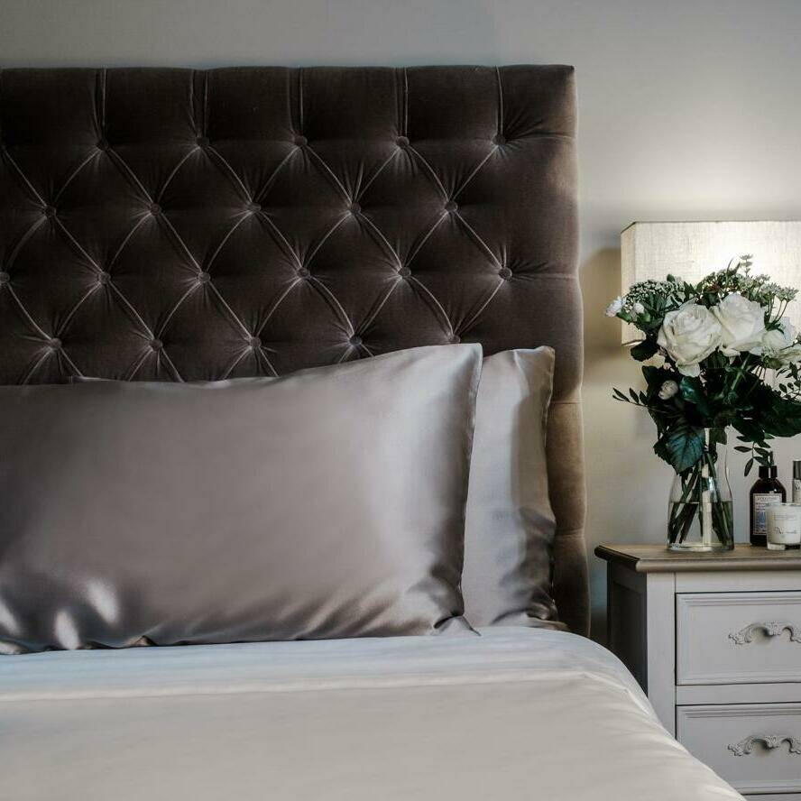 Premium mulberry silk pillowcase for hair and skin