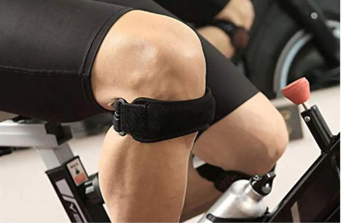 Adjustable patellar tendon knee strap for runner's knee support